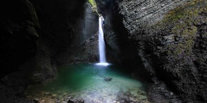 Beitragsbild des Blogbeitrags Hiking to Kozjak Waterfall – a fairy tale nature experience 