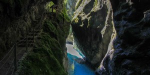 Beitragsbild des Blogbeitrags Tolmin Gorge, Slovenia: Info, Tips and best Photo Spots 