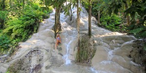 Beitragsbild des Blogbeitrags Sticky Waterfall (Bua Tong Waterfalls) in Chiang Mai
