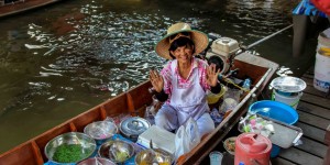Beitragsbild des Blogbeitrags Taling Chan Floating Market Guide | Bangkok