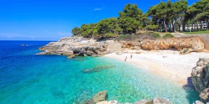 Beitragsbild des Blogbeitrags The 10 best Beaches in Pula