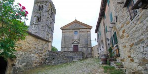 Beitragsbild des Blogbeitrags Hum in Croatia: The Smallest Town in the World!