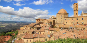 Beitragsbild des Blogbeitrags Volterra, Italy: The Etruscan City in Tuscany!