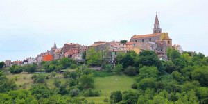 Beitragsbild des Blogbeitrags Buje, Croatia: Travel Guide for a Perfect Visit!