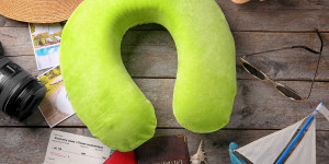 Beitragsbild des Blogbeitrags The 7 Best Travel Pillows for 2021