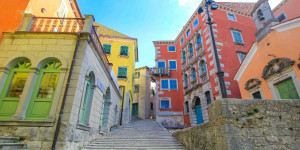 Beitragsbild des Blogbeitrags Labin, Croatia: Colorful old town in Istria! 