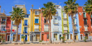 Beitragsbild des Blogbeitrags Villajoyosa: Colorful Coastal Town in Spain 