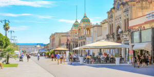 Beitragsbild des Blogbeitrags Viareggio, Italy: Travel Info & Beaches 