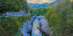 Beitragsbild des Blogbeitrags Kobarid in Slovenia: The Complete Travel Guide! 