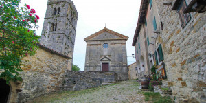 Beitragsbild des Blogbeitrags Hum in Croatia: The Smallest Town in the World!