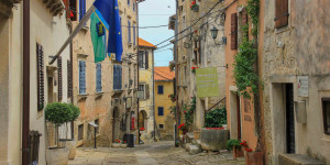Beitragsbild des Blogbeitrags Groznjan: The Idyllic Artist Village in Istria 