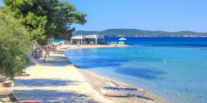 Beitragsbild des Blogbeitrags Sukošan, Croatia: Travel Guide & Best Beaches! 