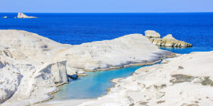Beitragsbild des Blogbeitrags Top 15 Amazing Beaches in Milos