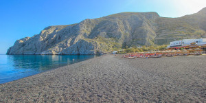 Beitragsbild des Blogbeitrags Top 15 Amazing Beaches in Santorini 