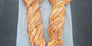 Beitragsbild des Blogbeitrags Osterhasen Nussstriezel für Ostern