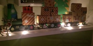 Beitragsbild des Blogbeitrags Feierliche Enthüllung des herzköniglichen Adventkalenders