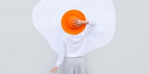 Beitragsbild des Blogbeitrags Anna Devís & Daniel Rueda – kreative, minimalistische, architektonische Selbst-Portraits 