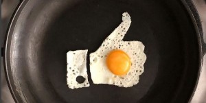 Beitragsbild des Blogbeitrags „The Eggs-hibit“ – Michele Baldini und seine kreativen Eikunstwerke. 