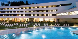 Beitragsbild des Blogbeitrags Wellness in Villach: 3 Nächte im 4* Thermenhotel Karawankenhof inkl. Halbpension + Zugang zur Kärnten Therme ab 273€ p.P.