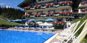 Beitragsbild des Blogbeitrags Familienurlaub in der Flachau: 3, 4 oder 7 Nächte im 4* Hotel mit all inklusive light + Wellness ab 179€ p.P. in den Sommerferien 