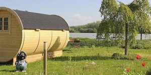 Beitragsbild des Blogbeitrags Erholung mitten in der Natur am Donaustrand: 2 Nächte im Schlaf-Fass + Schatz.Card um 54,50€ p.P.
