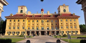 Beitragsbild des Blogbeitrags „Wir spielen für Österreich“ – Gala aus dem Schloss Esterházy in Eisenstadt für den burgenländischen Festivalsommer 