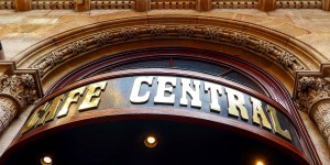 Beitragsbild des Blogbeitrags Wiener Kaffeehauslegenden – Das Café Central