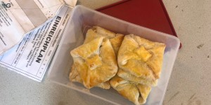 Beitragsbild des Blogbeitrags RHABARBER-TOPFEN-TASCHERL