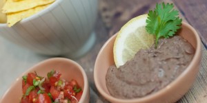 Beitragsbild des Blogbeitrags Tortilla chips mit bohnen-schoko-mus
