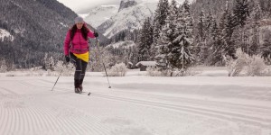 Beitragsbild des Blogbeitrags Auf Langlaufskiern durchs Flachautal