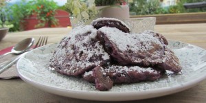 Beitragsbild des Blogbeitrags Vom Gerzkopf in die Pfanne – Salzburger Schwarzbeernockerln selbstgemacht!