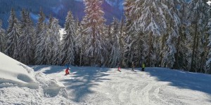 Beitragsbild des Blogbeitrags Skifahren mit Kindern in Filzmoos