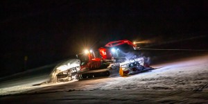 Beitragsbild des Blogbeitrags Der mit dem Pistenbully tanzt – mit 400 PS durch die Winternacht
