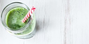 Beitragsbild des Blogbeitrags Grün, Grün, Grün – der Löwenzahn-Brennnessel-Smoothie