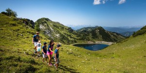 Beitragsbild des Blogbeitrags Bummelzug, Weltcup der Tiere, Geocaching:  Familien-Wanderspaß in Zauchensee 