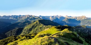 Beitragsbild des Blogbeitrags Nachhaltig Wandern und die Natur genießen