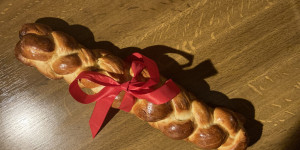 Beitragsbild des Blogbeitrags Backen rund um Allerheiligen – Kennt ihr das Allerheiligenstriezel?