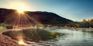 Beitragsbild des Blogbeitrags Wenn alles baden geht – Ein Tag am Erlebnisbadesee Eben im Pongau