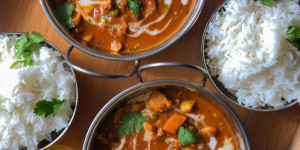 Beitragsbild des Blogbeitrags Super lecker! Rezept für ein selbstgemachtes veganes Curry