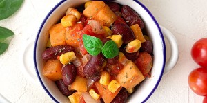 Beitragsbild des Blogbeitrags Veganes Kürbis Chilli