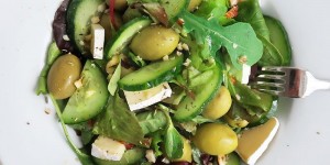 Beitragsbild des Blogbeitrags Gurkensalat mit Dill und Camembert