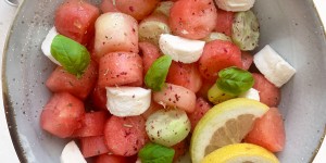 Beitragsbild des Blogbeitrags Sommerlicher Melonen Feta Salat 