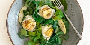 Beitragsbild des Blogbeitrags Salat mit Ziegenkäse und Honig Orangendressing 