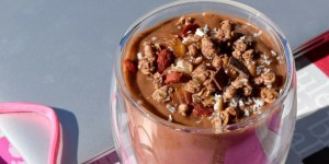 Beitragsbild des Blogbeitrags Gesunder Schokoladen Smoothie