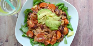 Beitragsbild des Blogbeitrags VEGETARISCHE QUINOAGEMÜSEPFANNE