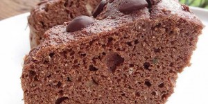 Beitragsbild des Blogbeitrags Fluffiger Zucchinikuchen