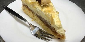 Beitragsbild des Blogbeitrags Apfel-Pudding-Eierlikör-Torte: wie genial klingt das bitte?! 