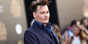 Beitragsbild des Blogbeitrags Neue Gewalt-Vorwürfe gegen Johnny Depp: Fliegt er nun aus „Phantastische Tierwesen 3“?