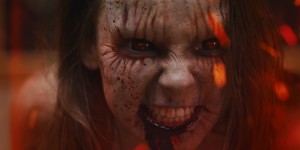 Beitragsbild des Blogbeitrags „Skin Creepers“ – Kritik 