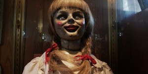 Beitragsbild des Blogbeitrags „Annabelle 3“ – Kritik zum Film